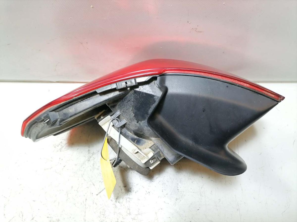 VW Touran 2 original R&uuml;cklicht R&uuml;ckleuchte Schlussleuchte rechts au&szlig;en Bj.2017